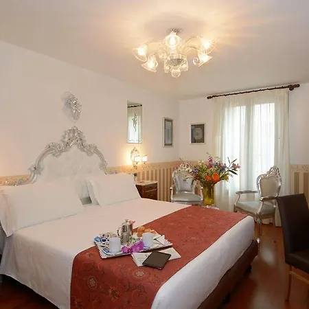 Unahotels Ala * Venezia